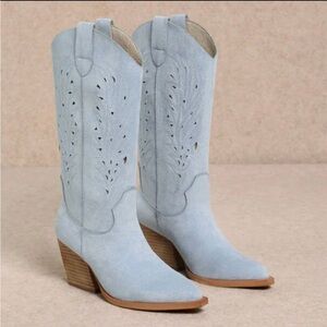 LIGHT BLUE SUEDE COWBOY BOOT